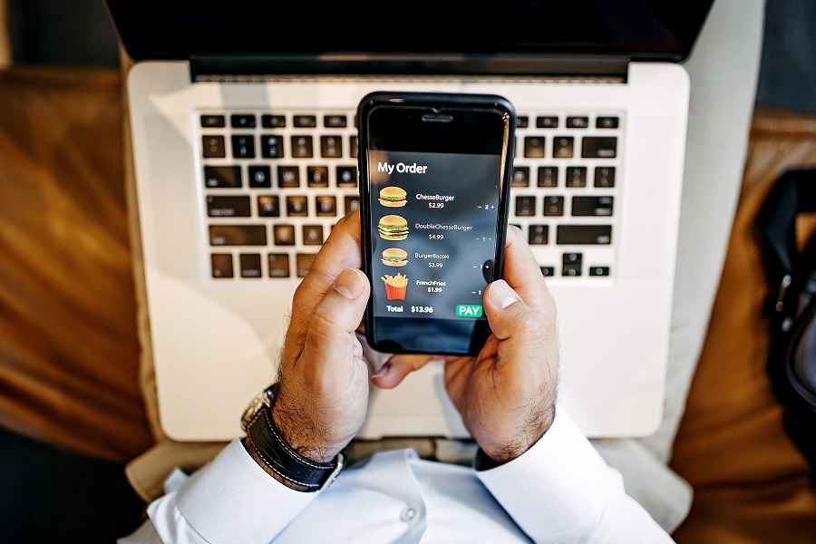 Xenial_QSR-Article_Where-Technology-Fits-in-the-COVID-19-Response-for-Restaurants_2.jpg